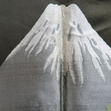 Load image into Gallery viewer, Men's Haori Vintage(1950-1980) Black Montsuki Habutae Mountain Silk #10880E4