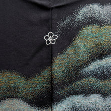 Load image into Gallery viewer, Haori Jacket Vintage(1950-1980) Black Silver Gold Landscape Wave Silk #10127D3