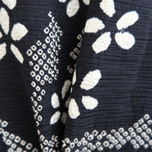 Load image into Gallery viewer, Haori Jacket Vintage(1950-1980) Black Shibori Branch Silk #10935F1