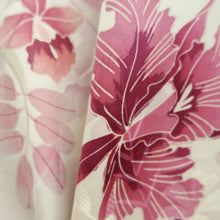 Load image into Gallery viewer, Haori Jacket Vintage(1950-1980) Off white Flower Silk #10577B5