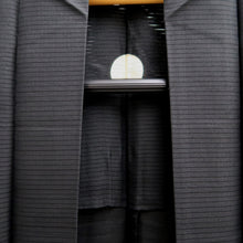 Load image into Gallery viewer, Men's Haori Vintage(1950-1980) Black See-Through Montsuki Silk #10434A3