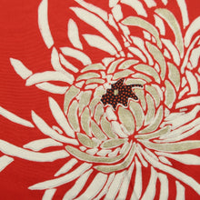 Load image into Gallery viewer, Kimono Vintage(1920-1950) Red Chrysanthemum Silk #10774D4