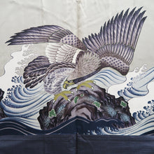 Load image into Gallery viewer, Men's Haori Vintage(1950-1980) Black Blue Ohshima Eagle Curling Wave Silk #10888E4