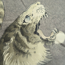 Load image into Gallery viewer, Men's Juban Vintage(1950-1980) Gray Tiger Silk #10457A4