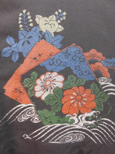 Load image into Gallery viewer, Haori Jacket Vintage 1960's Black Urushi Floral Pattern #0010
