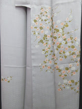 Load image into Gallery viewer, Kimono Light Gray Chrysanthemum Sayagata Tsukesage Silk #8248B5