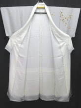 Load image into Gallery viewer, Kimono Light Gray Chrysanthemum Sayagata Tsukesage Silk #8248B5