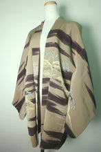 Load image into Gallery viewer, Haori Jacket Vintage(1950-1980) Light Khaki Landscape Silk #8524F3