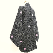 Load image into Gallery viewer, Haori Jacket Vintage(1950-1980) Black Shibori Flower Branch Silk #10033C4
