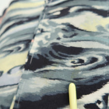 Load image into Gallery viewer, Kimono Vintage(1950-1980) Black Gray Storm Curling Wave Silk #10776D4
