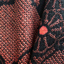 Load image into Gallery viewer, Haori Jacket Vintage(1950-1980) Red Black Shibori Chrysanthemum Silk #10108D2
