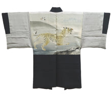 Load image into Gallery viewer, Men's Haori Vintage(1950-1980) Black Montsuki Habutae Tiger Silk #10879E4
