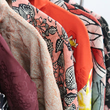 Load image into Gallery viewer, Bundle 12pcs Silk Vintage Haori Jacket Wholesale Bulk Free Shipping #740
