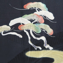 Load image into Gallery viewer, Haori Jacket Vintage(1950-1980) Black Pine Tree Silk #11061A4
