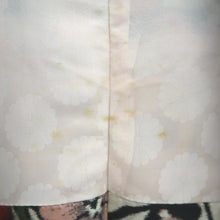 Load image into Gallery viewer, Haori Jacket Vintage(1920-1950) White Meisen Floral pattern Silk #11001F5
