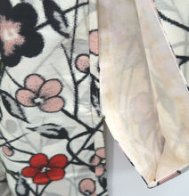Load image into Gallery viewer, Haori Jacket Vintage(1920-1950) White Meisen Floral pattern Silk #11001F5
