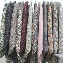 Load image into Gallery viewer, Bundle 12pcs Silk Vintage Haori Jacket Wholesale Bulk Free Shipping #640
