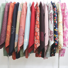 Load image into Gallery viewer, Bundle 15pcs Silk Haori Jacket Wholesale Bulk Free Shipping #633
