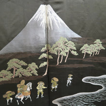 Load image into Gallery viewer, Men's Haori Vintage(1950-1980) Black Montsuki Habutae Mountain Silk #10880E4
