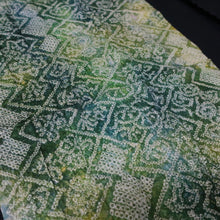 Load image into Gallery viewer, KK1448A1 Silk Kimono Fabric Vintage(1950-1980) Shibori Light Green 81.5x11.8in(207x30cm)
