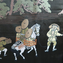 Load image into Gallery viewer, Men's Haori Vintage(1950-1980) Black Montsuki Habutae Mountain Silk #10880E4
