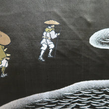Load image into Gallery viewer, Men's Haori Vintage(1950-1980) Black Montsuki Habutae Mountain Silk #10880E4
