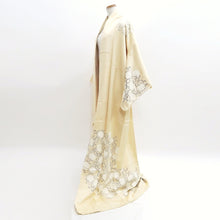 Load image into Gallery viewer, Kimono Pale Yellow Chrysanthemum Tall Silk #9925B4
