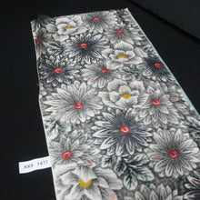 Load image into Gallery viewer, KK1477A2 Silk Kimono Fabric Vintage(1950-1980) Meisen White Black 56.3x13.0in(143x33cm)
