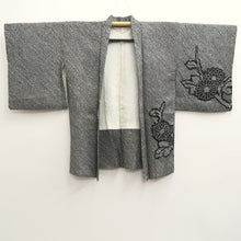 Load image into Gallery viewer, Haori Jacket Vintage(1950-1980) Black Full Shibori Chrysanthemum Silk #10216E2
