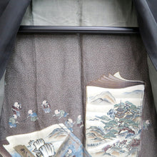 Load image into Gallery viewer, Men's Haori Vintage(1950-1980) Black Montsuki Habutae Ukiyoe Silk #10881E4
