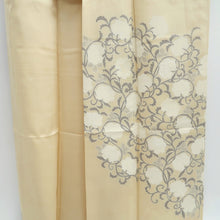 Load image into Gallery viewer, Kimono Pale Yellow Chrysanthemum Tall Silk #9925B4
