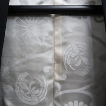 Load image into Gallery viewer, Haori Jacket Vintage(1950-1980) Black Gold Silver Chrysanthemum Silk #10186D5
