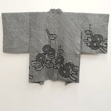 Load image into Gallery viewer, Haori Jacket Vintage(1950-1980) Black Full Shibori Chrysanthemum Silk #10216E2
