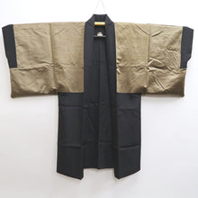 Load image into Gallery viewer, Men&#39;s Haori Vintage(1950-1980) Black Montsuki Habutae Kyoto Landscape Silk #9818B1
