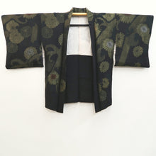 Load image into Gallery viewer, Haori Jacket Vintage(1950-1980) Black Gold Chrysanthemum Silk #10006C3
