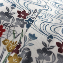 Load image into Gallery viewer, CC1004C1 Silk 8pcs Bundle Kimono Fabric Flower Red White 55.1x5.9in(140x15cm)
