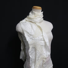 Load image into Gallery viewer, Silk Japanese Obiage Shibori White 55.1x7.9in(140x20cm) A#10010
