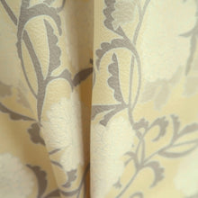 Load image into Gallery viewer, Kimono Pale Yellow Chrysanthemum Tall Silk #9925B4
