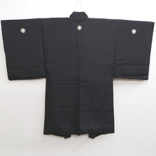 Load image into Gallery viewer, Men&#39;s Haori Vintage(1950-1980) Black Montsuki Habutae Mt. Fuji Silk #9819B1
