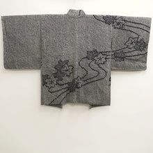 Load image into Gallery viewer, Haori Jacket Vintage(1950-1980) Black Shibori Maple Leaf Silk #10037C5
