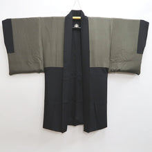 Load image into Gallery viewer, Men&#39;s Haori Vintage(1950-1980) Black Montsuki Habutae Mt. Fuji Silk #9819B1
