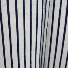 Load image into Gallery viewer, Yukata Vintage(1950-1980) White Navy Curling Wave Cotton #10487B1
