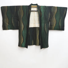 Load image into Gallery viewer, Haori Jacket Vintage(1950-1980) Black Gold Green Tatewaku Silk #10128D3
