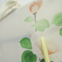 Load image into Gallery viewer, Kimono Vintage(1950-1980) Cream white See-Through Flower Tall Silk #10276E4
