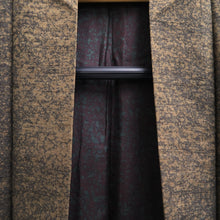 Load image into Gallery viewer, Men&#39;s Haori Vintage(1950-1980) Dark Brown Jinbaori Silk #10429A3
