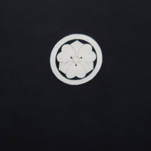 Load image into Gallery viewer, Men's Haori Vintage(1950-1980) Black Montsuki Habutae Ukiyoe Silk #10884E4
