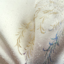 Load image into Gallery viewer, Kimono Pearl white Maiko Silk #10247E3
