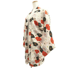 Load image into Gallery viewer, Haori Jacket Vintage(1950-1980) White Black Red Chrysanthemum Silk #10588C1
