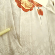Load image into Gallery viewer, Furisode Vintage(1950-1980) Cream white Plum blossom Branch Silk #10566B4

