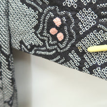 Load image into Gallery viewer, Haori Jacket Vintage(1950-1980) Black Shibori Flower Silk #10597C2
